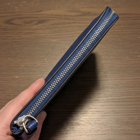 Coach Corner Zip Horse & Carriage Embossed Wristlet - Vivid Blue - NWT - Picture 6 of 9